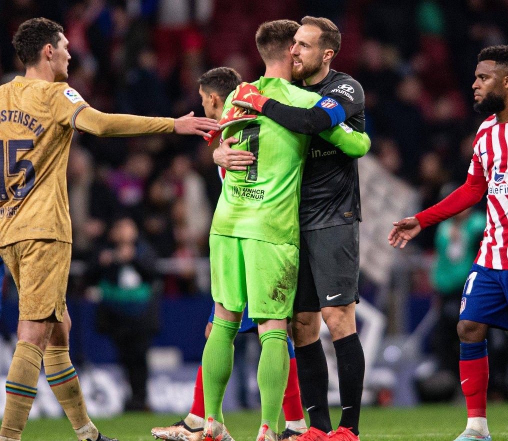 Tandang Barcelona ke Atletico Diwarnai Dengan Kartu Pelanggaran