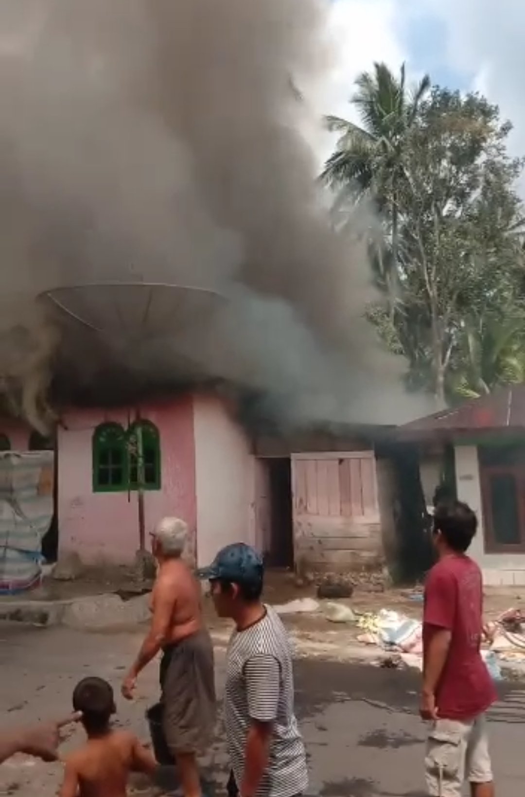 Si Jago Merah Kembali Mengamuk, Dua Rumah Dan Musholah Hangus Terbakar