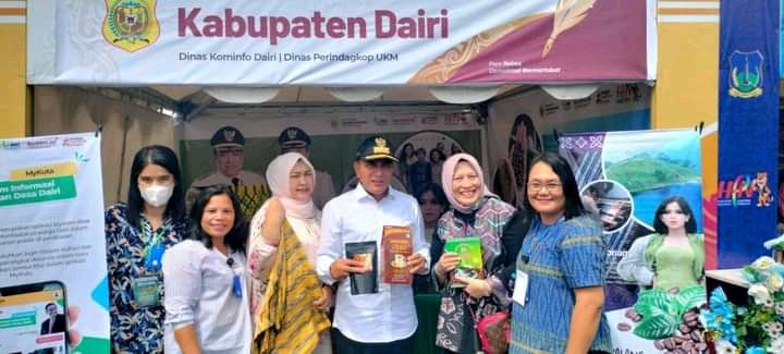 Gubsu Edy Rahmayadi di Stand Pemkab Dairi: Ulos Silahisabungan dan Kopi Sidikalang Mantap