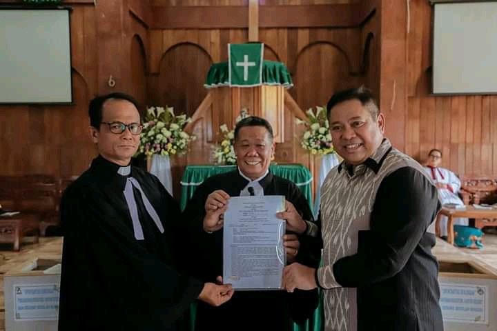 20 Tahun Tidak Memiliki Sertifikat, di Masa Eddy Berutu Sertifikat Tanah HKBP Immanuel Kalang Simbara Diserahkan