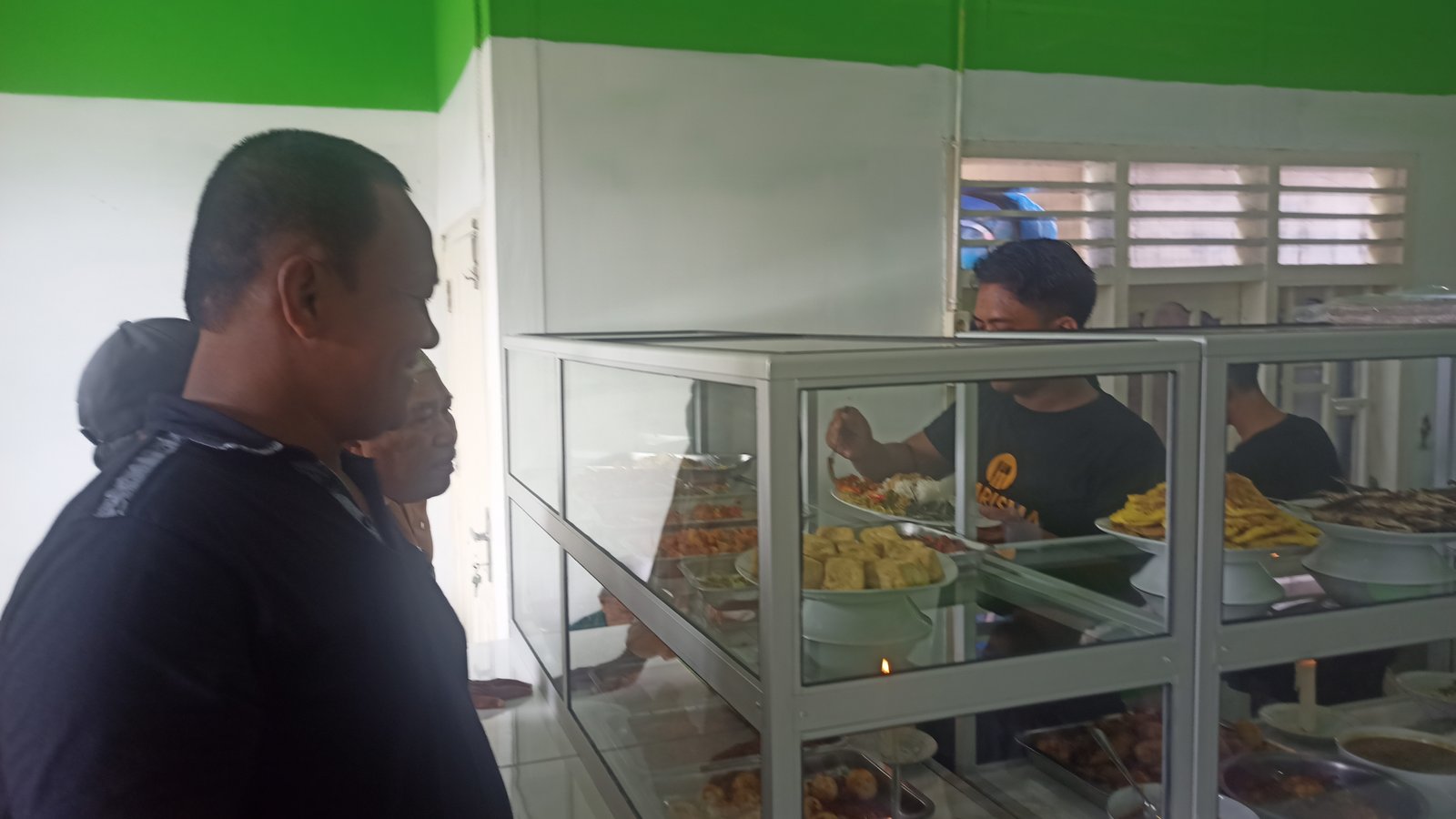 Warteg Kharisma Bahari Perdana Sidempuan Didatangi Warga, Ada Apa? Ini Insipirasinya 