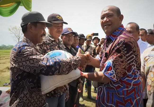 Syah Afandin Ingin Jadikan Langkat Pusat Tanaman Kedelai di Sumut