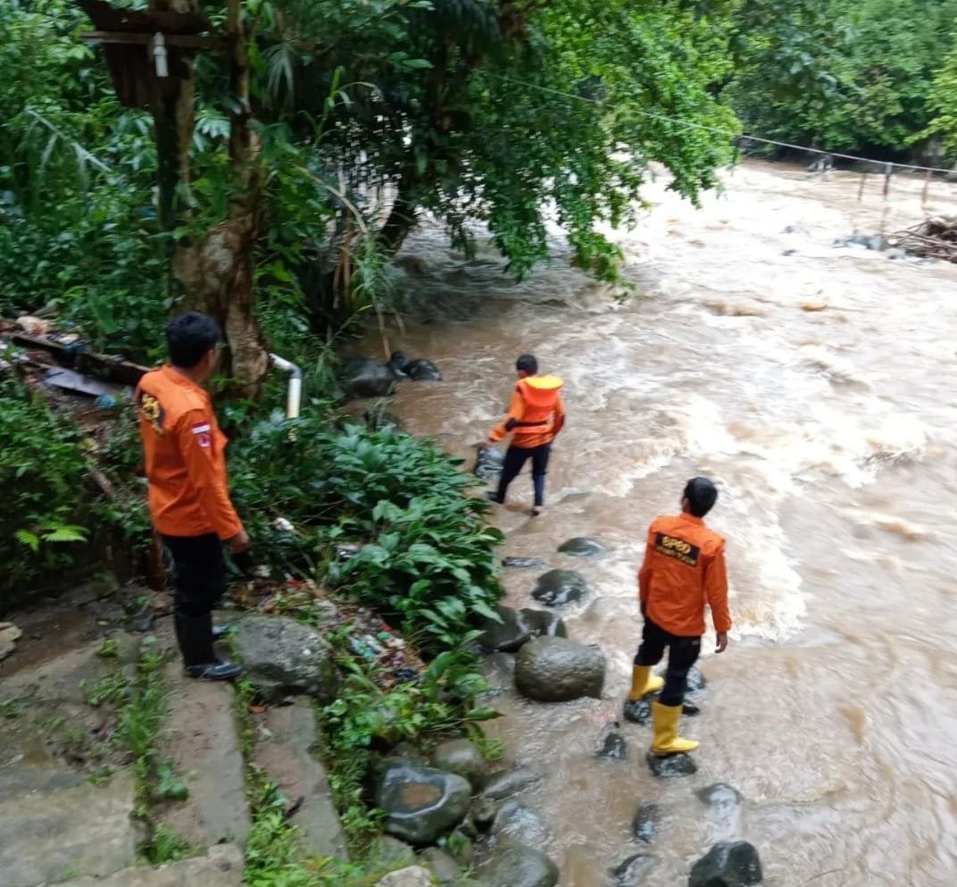 Bupati Tapsel Berduka Untuk 6 Santri Korban Hanyut Arus Sungai Parsariran