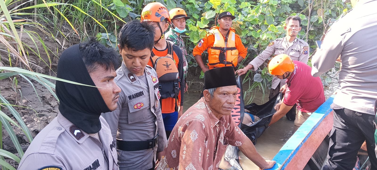 Akhirnya Santriwati Hanyut Di Sungai Parsariran Batang Toru Tapsel Ditemukan