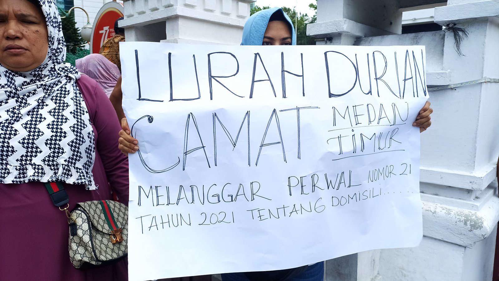 Aksi Demo di Kantor Wali Kota, Tuntut Camat Medan Timur Dicopot