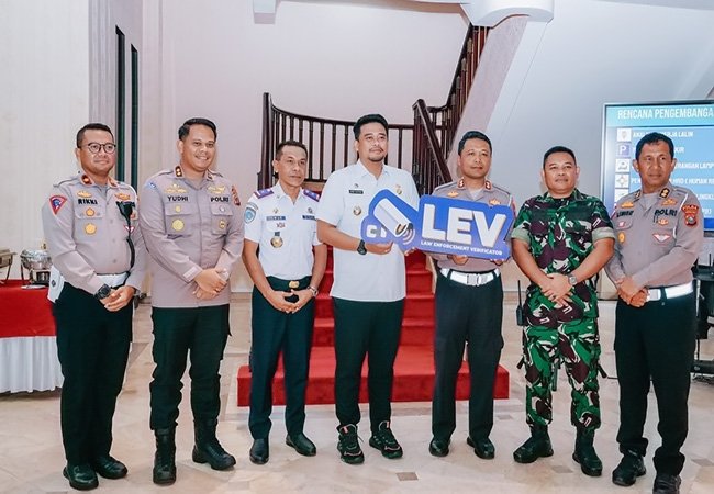 Tingkatkan Kesadaran Tertib Lalulintas, Pemko Medan Serahkan Aplikasi LEV Kepada Polda Sumut