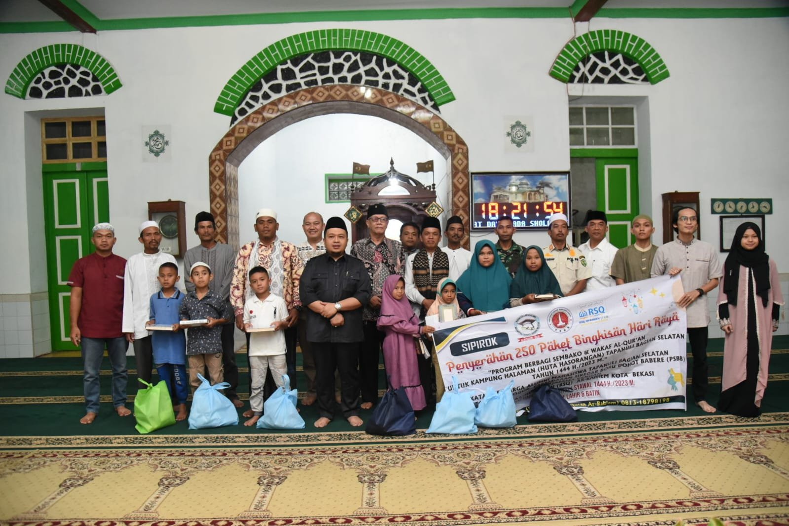 Bupati Tapsel Buka Puasa Bersama Ratusan Anak Yatim Piatu di Sipirok