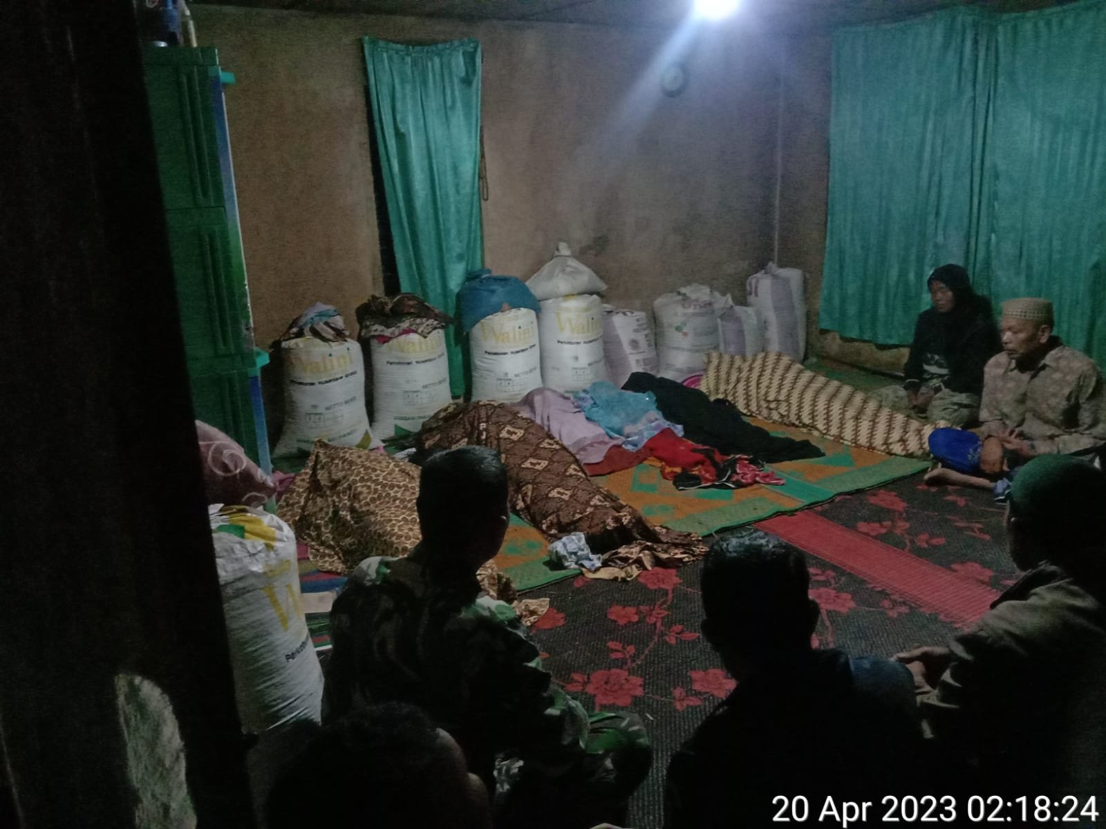 Mobil Hanyut Ditumpangi 14 Orang, 2 Diantaranya Hilang Sudah Ditemukan