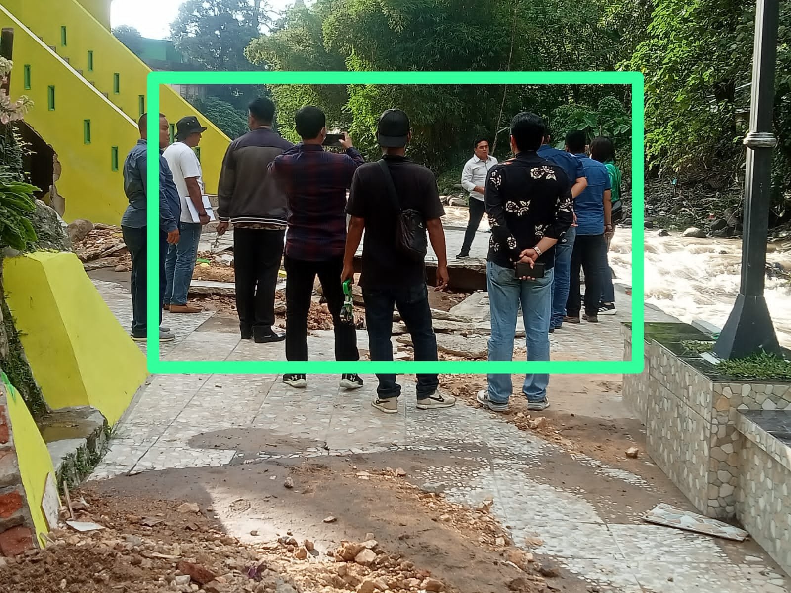 Tim Ditreskrimsus Periksa Proyek Taman dan DEK Sungai Jembatan Siborang Sidempuan