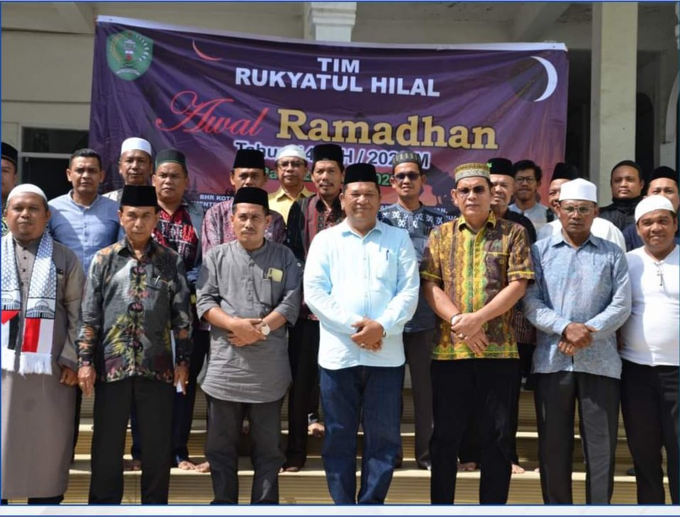 Wali Kota Padang Sidempuan Lepas Tim Rukyatul Hilal Menuju Pantai Hajoran