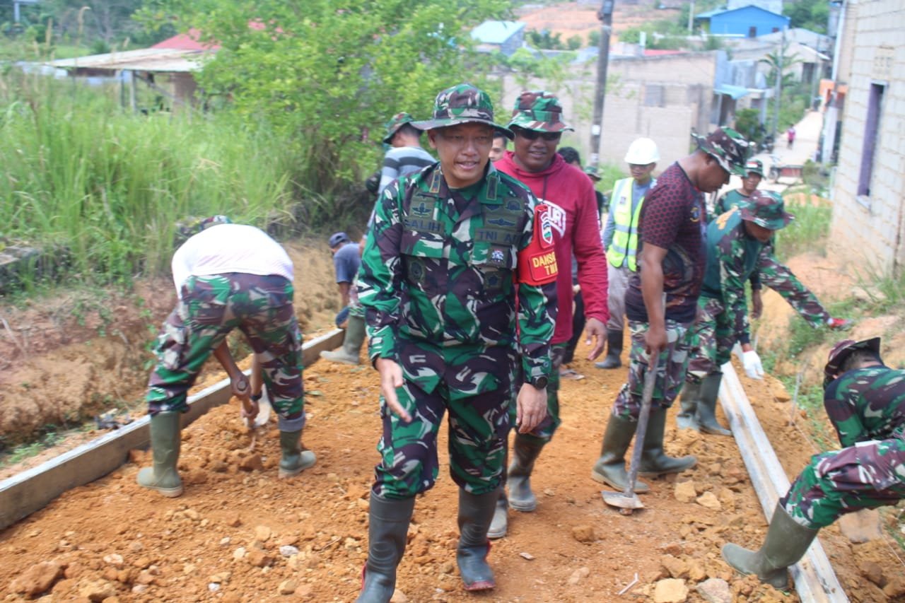 Dandim 0316 Tinjau Proses Pembangunan di TMMD Kavling Seraya Batam