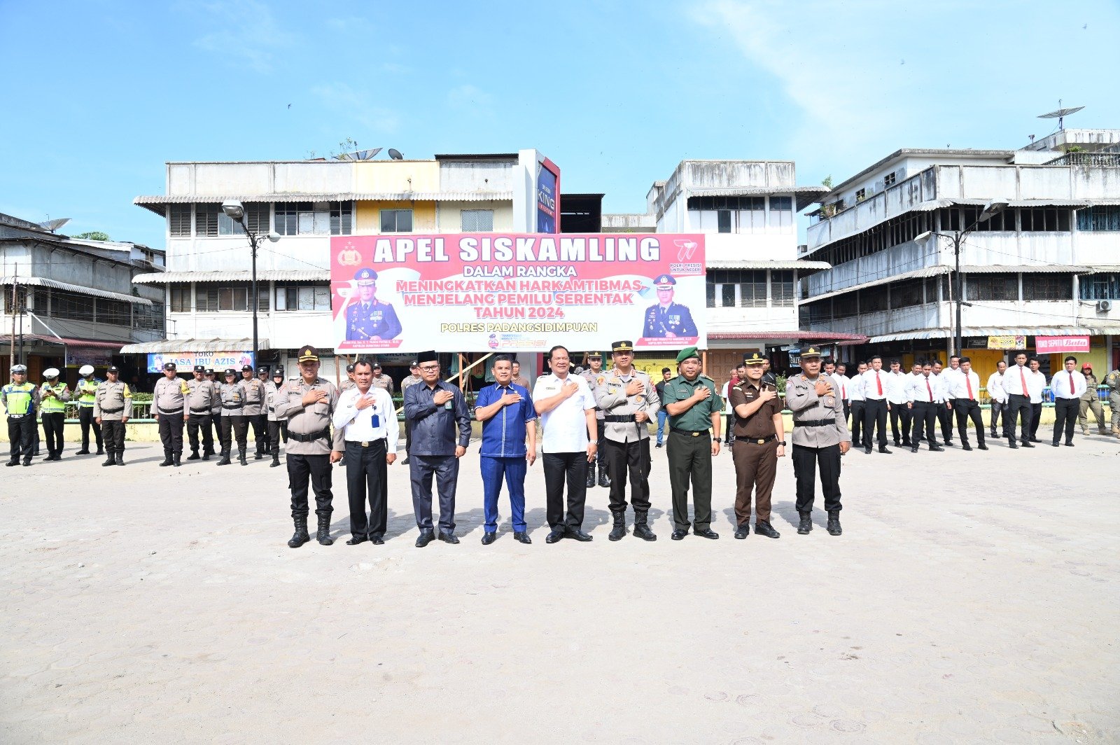 Jelang Pemilu, Kapolres Pimpin Apel Siskamling Keamanan Masyarakat 