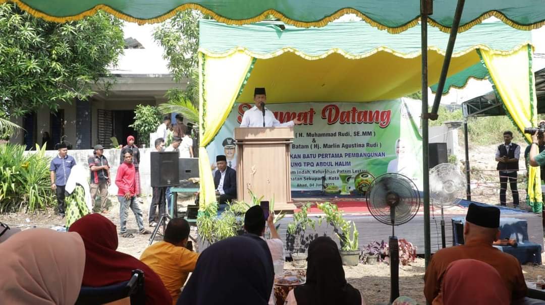 Wali Kota Batam Hadiri Peletakan Batu Pertama Pembangunan TPQ Abdul Halim