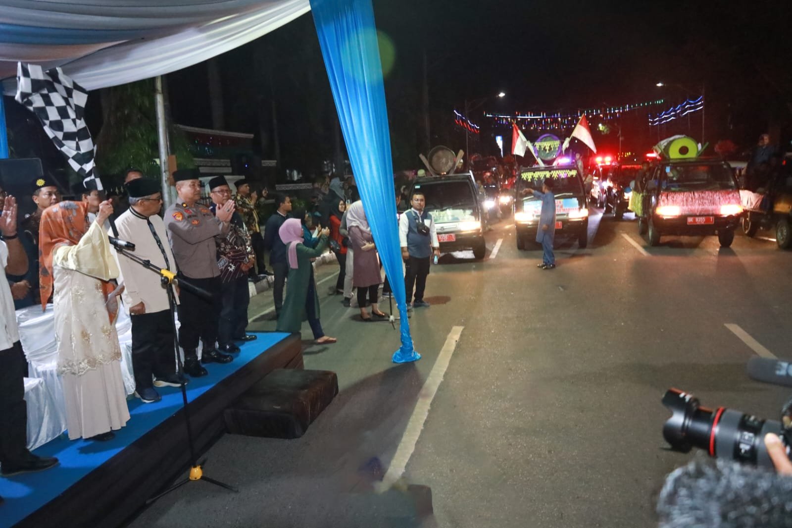 Diawali Doa, Wali Kota Siantar Melepas Peserta Takbir Keliling di Malam Idul Adha 1444 Hijriah