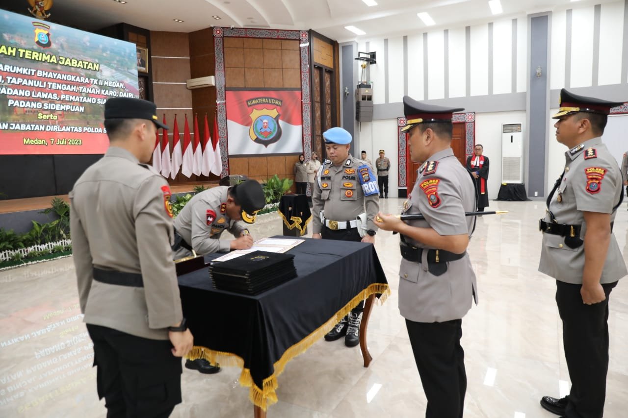Kapoldasu Pimpin Sertijab, Kapolres P.sidimpuan Resmi Dijabat AKBP Dudung Setyawan