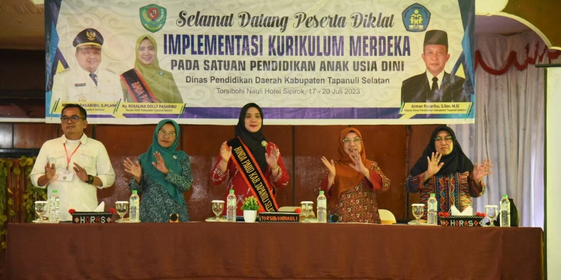 Ketua TP PKK Tapsel Minta Pengurus PKK Aktif Mengurus Desa