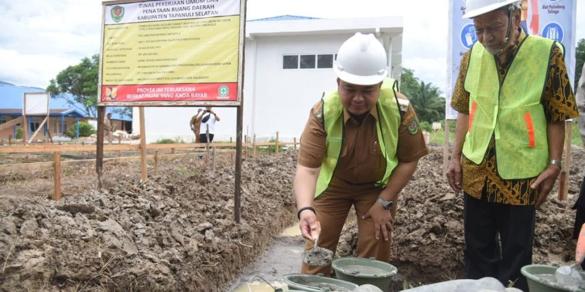 Bupati Tapsel Lakukan Peletakan Batu Pertama Pembangunan RSUD Pintu Padang