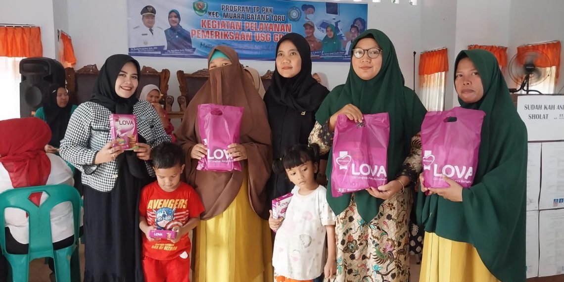 Bupati Tapsel Hadirkan Pelayanan USG Gratis Untuk Masyarakat Muara Batang Toru