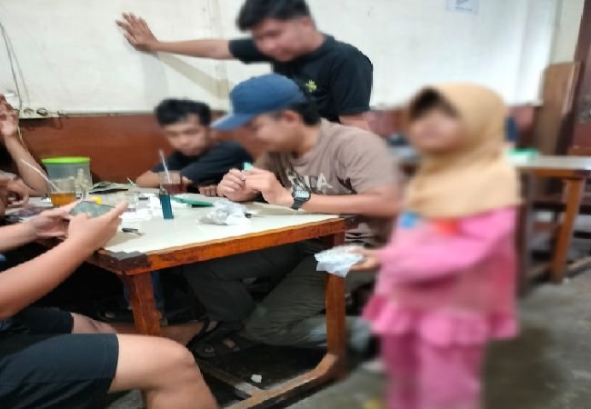 HAN ! Gadis Bocah Jual Kacang Luput dari Perhatian Dinas PPA dan Sosial P.sidimpuan