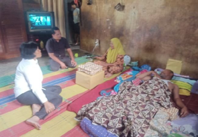 Wujud Perhatian Polri, Polres Psp Salurkan Tali Asih Ke Korban Tanah Longsor