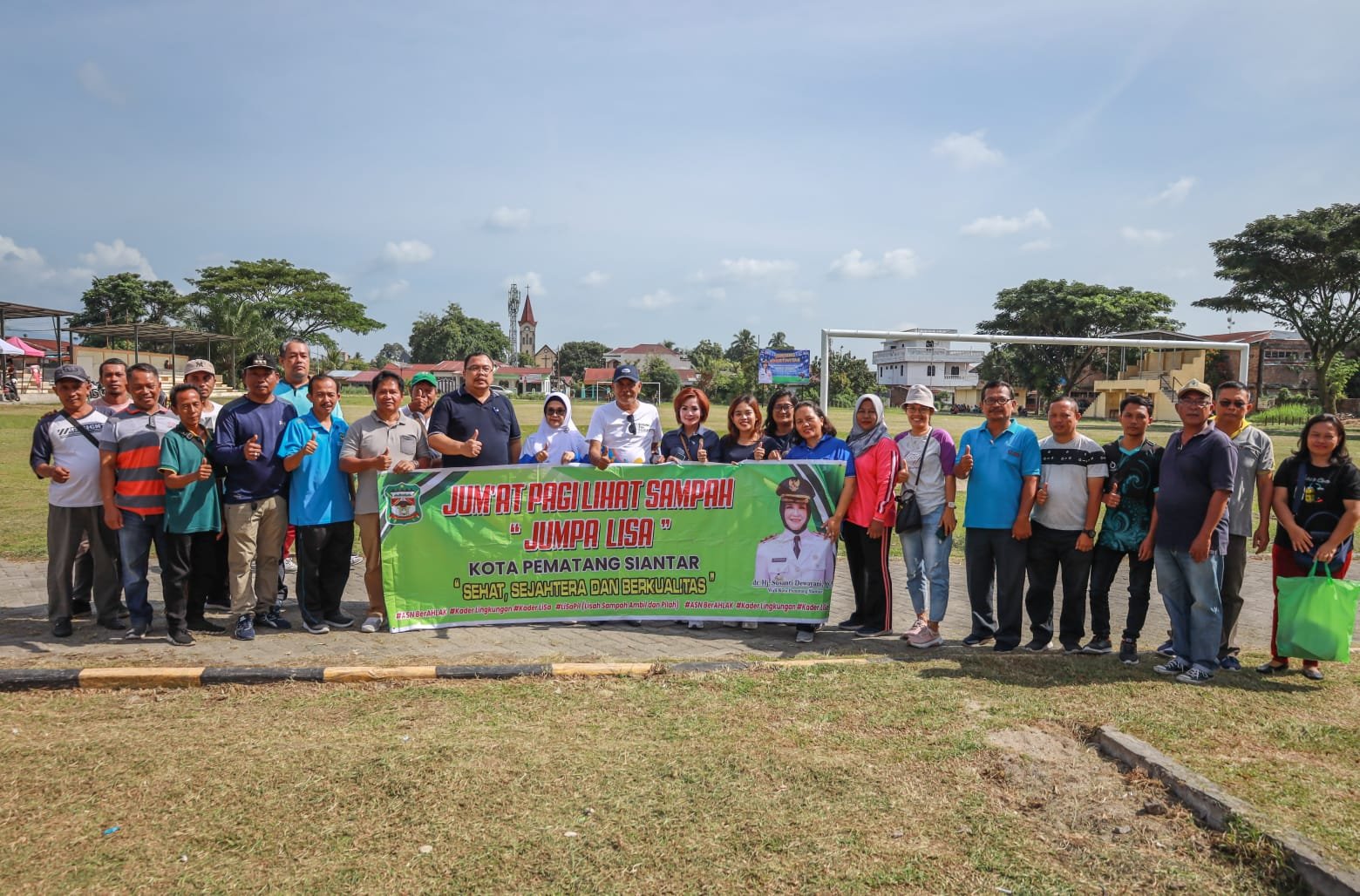 Wali Kota Siantar Meninjau Kegiatan Jumat Pagi Lihat Sampah Ambil di Lapangan Farel Pasaribu