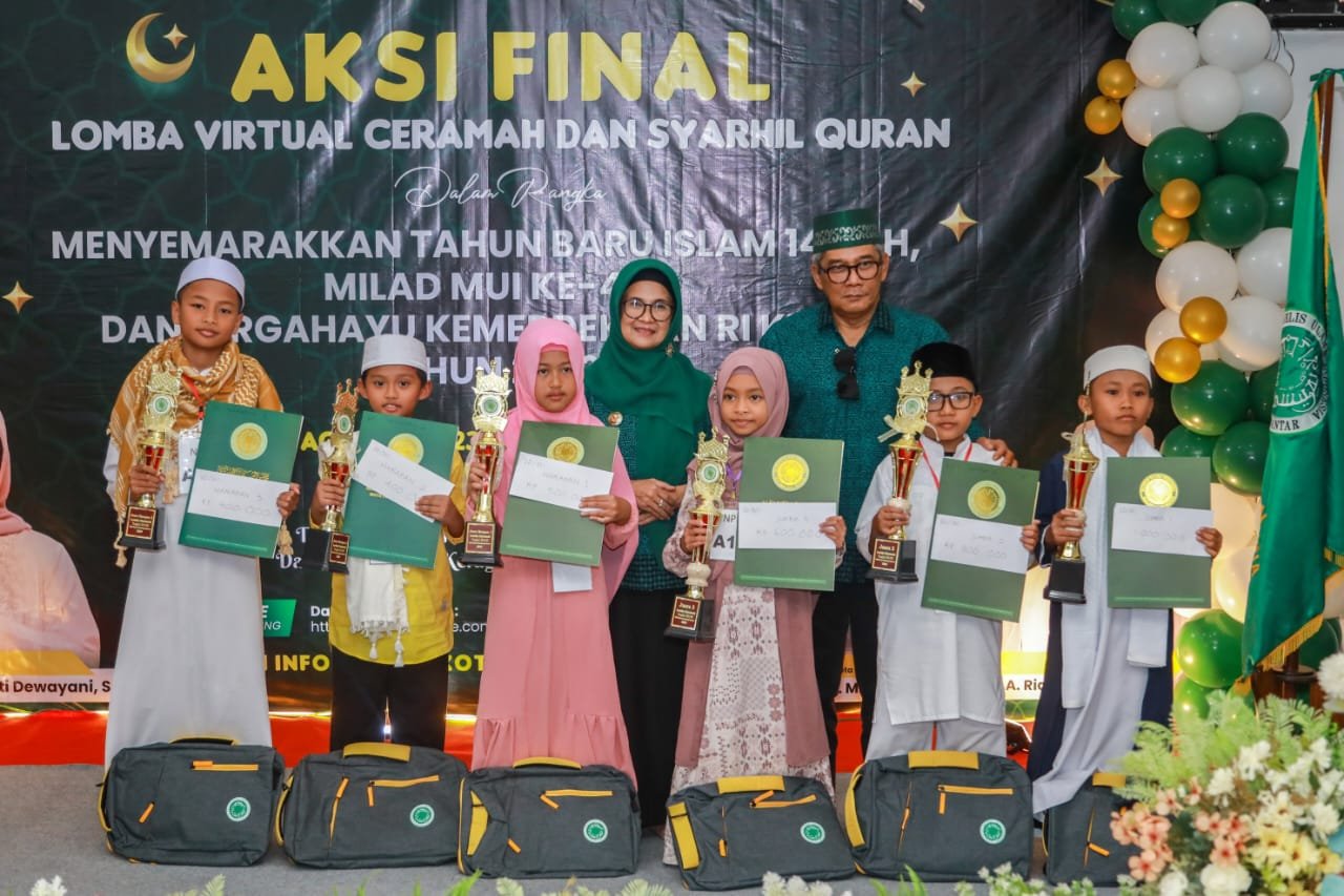 Wali Kota Siantar Bagikan Hadiah  Lomba Virtual Ceramah dan Syarhil Quran