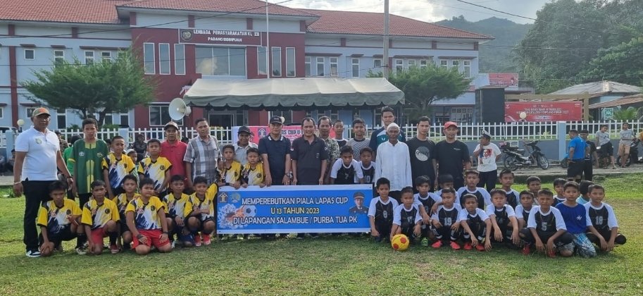 Pererat Silaturahmi, Kalapas P.sidimpuan Buka Turnamen Sepak Bola U-13