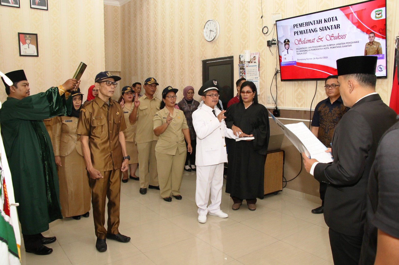  9 Pejabat Eselon IV di Lingkungan  Pemko  Siantar  di Lantik