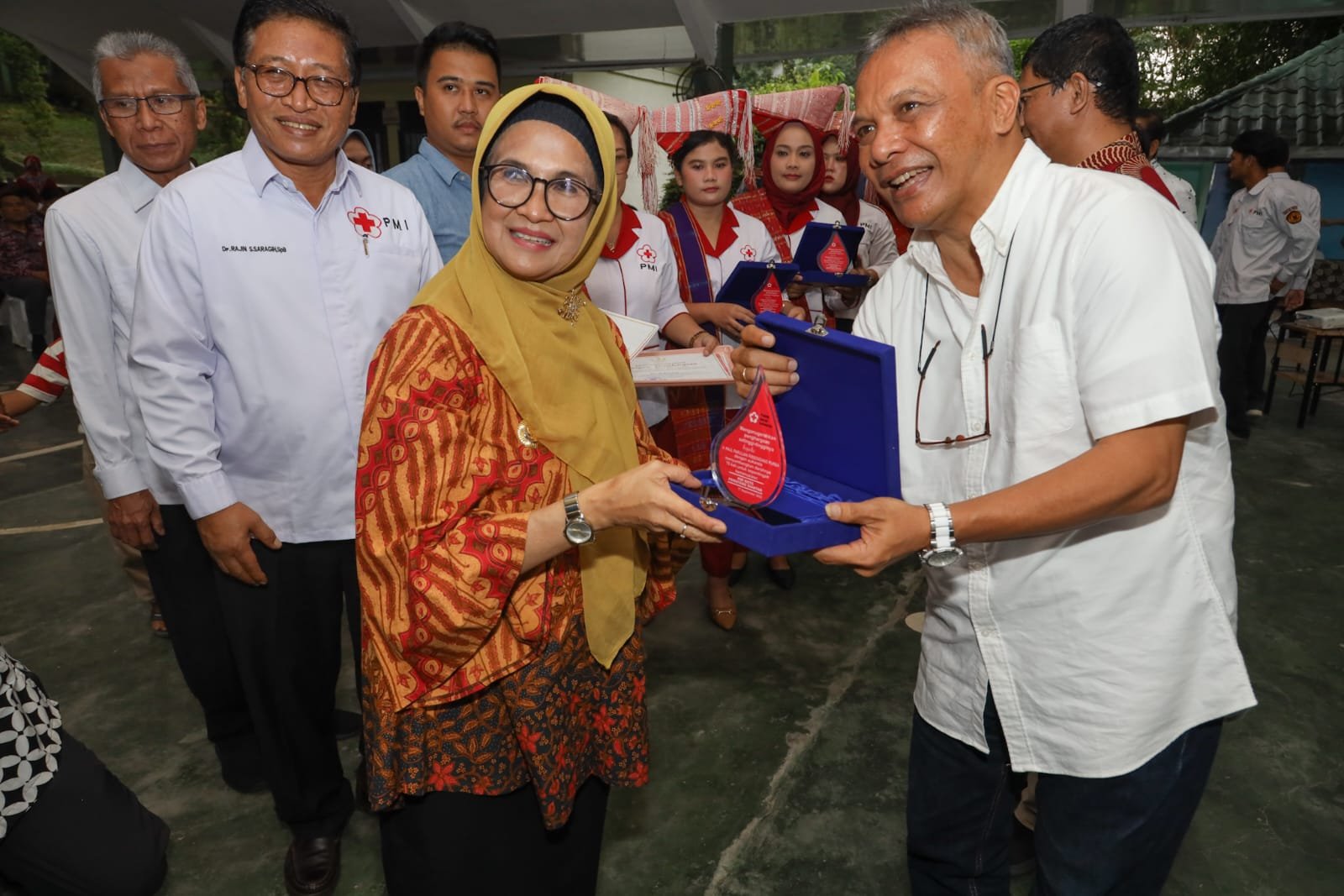 117 Pendonor Darah Sukarela PMI Siantar Terima Penghargaan dari Susanti