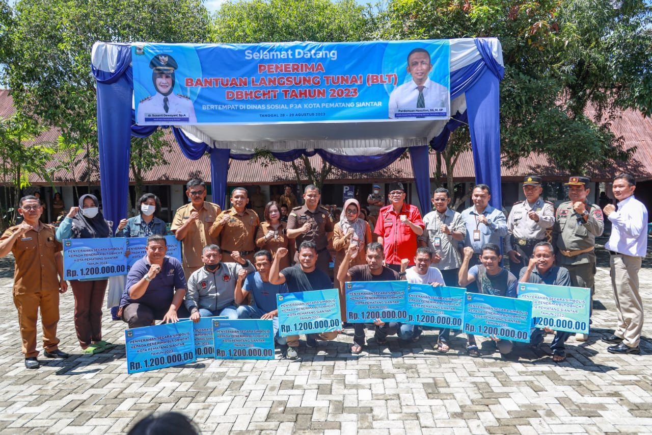 Wali Kota Siantar Serahkan Langsung BLT DBH-TCT Kepada 700 Warga