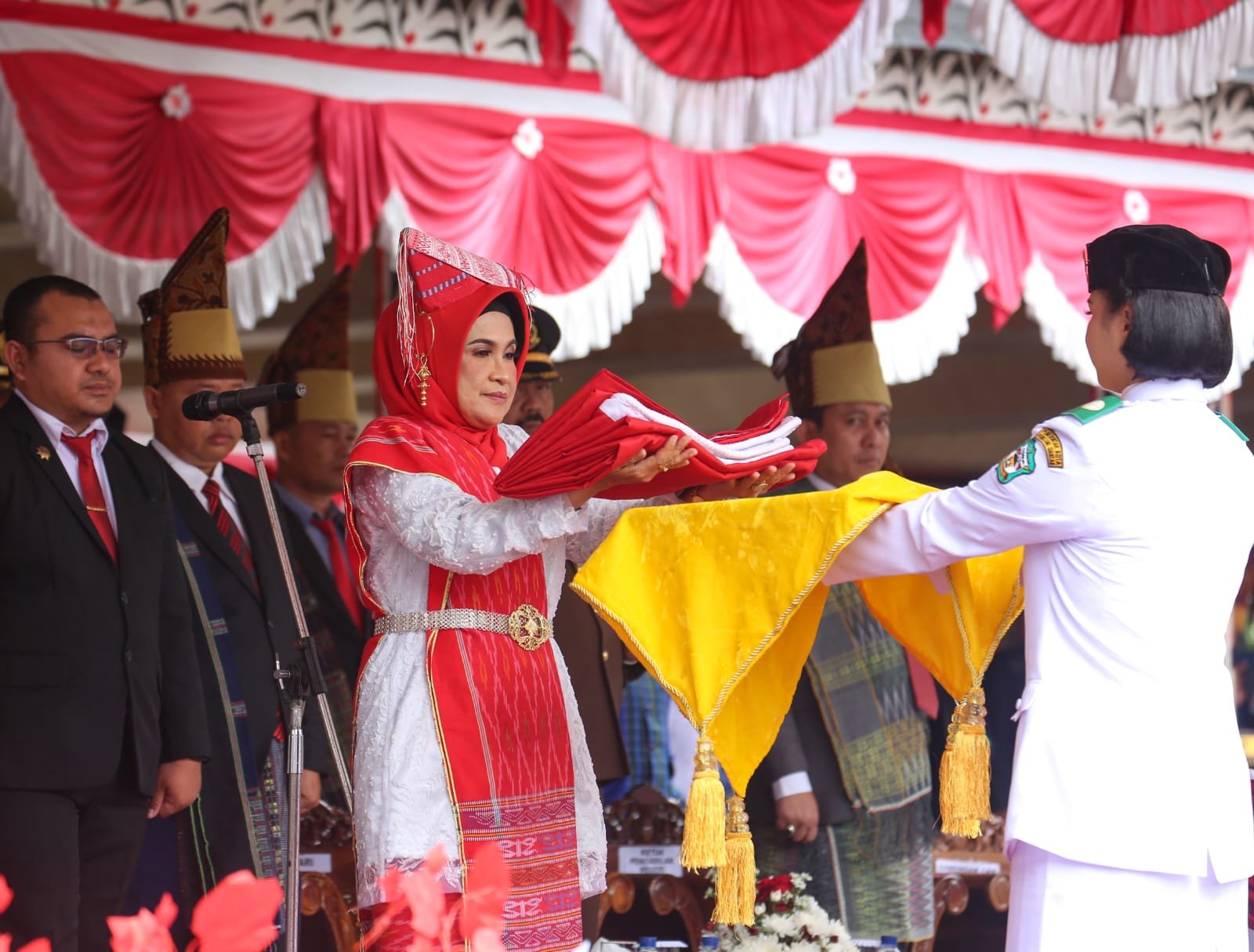 Wali Kota Siantar Pimpin Upacara Pengibaran Bendera HUT RI ke-78