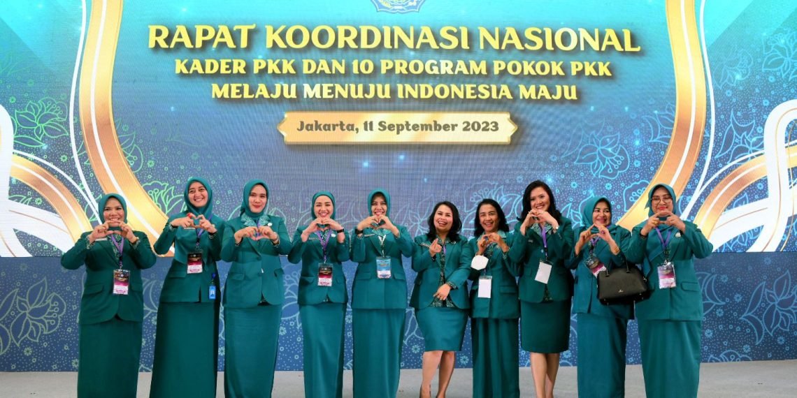 Hadiri Rakornas Kader PKK Tapsel 2023, Rosalina Siap Jalankan 10 Program Pokok