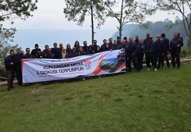 Ilyas Sitorus Lepas Wartawan FWP Kunjungan Media ke Danau Toba