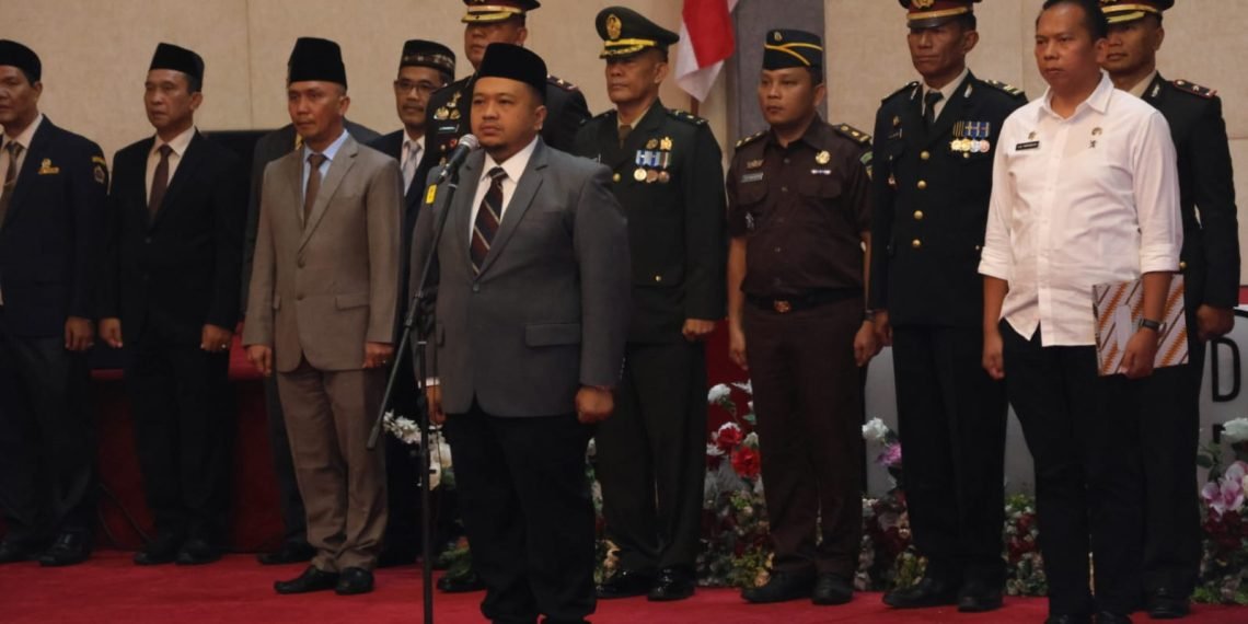 Bupati Tapsel Kukuhkan 68 Anggota Paskibra