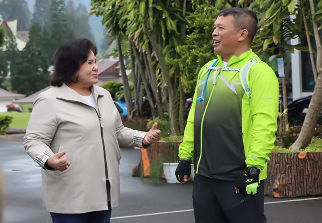 Kapoldasu dan Wakil Bupati Karo Olahraga Bersepeda di Berastagi