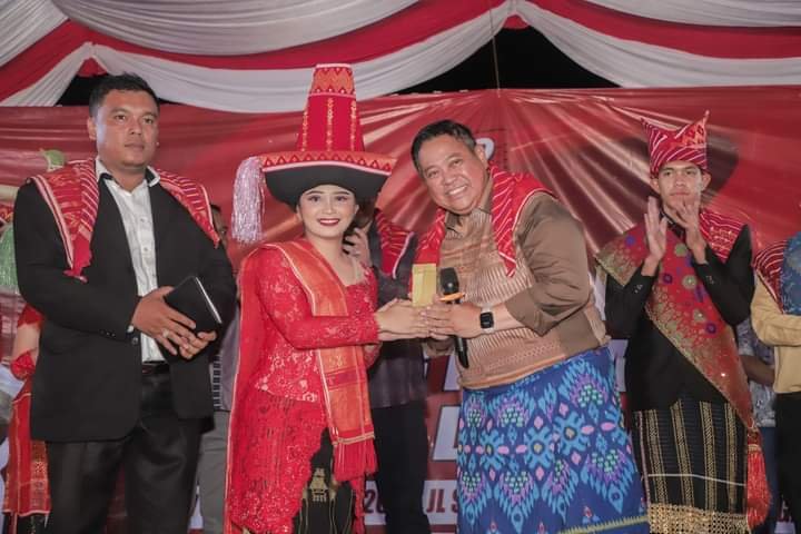 Gendang Guro-Guro Aron di Tigalingga, Bupati Eddy Berutu: Bentuk Tanggungjawab Pemuda Lestarikan Budaya