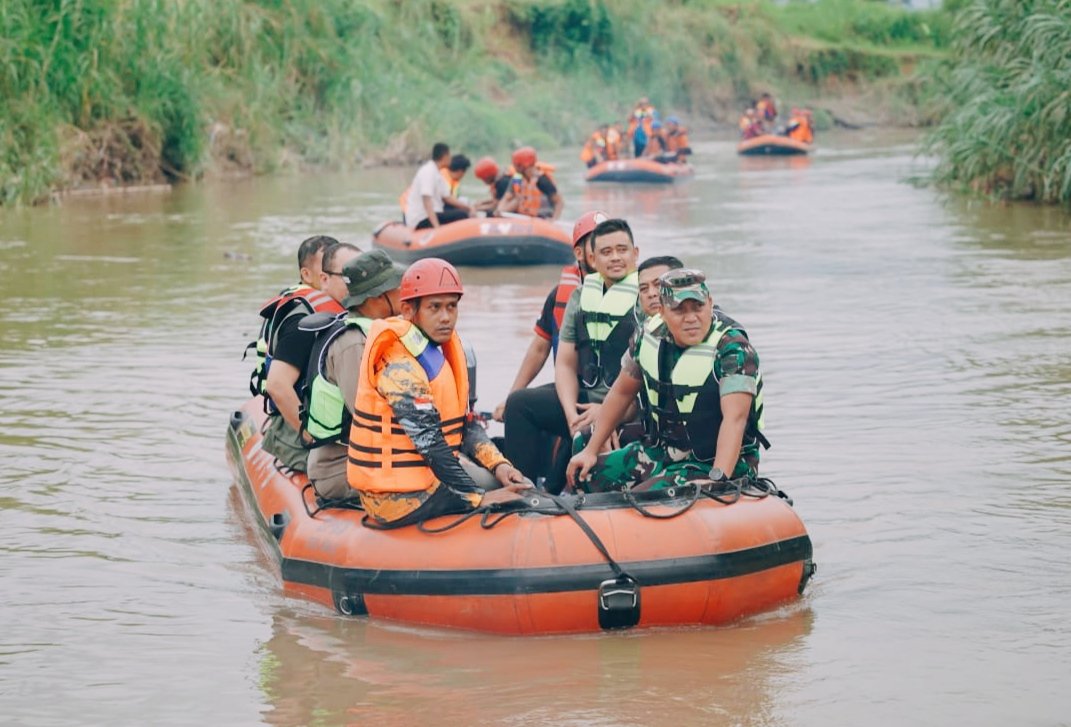Capai Progres Pembersihan 25 Persen,  Bobby Nasution  Susur Sungai Deli