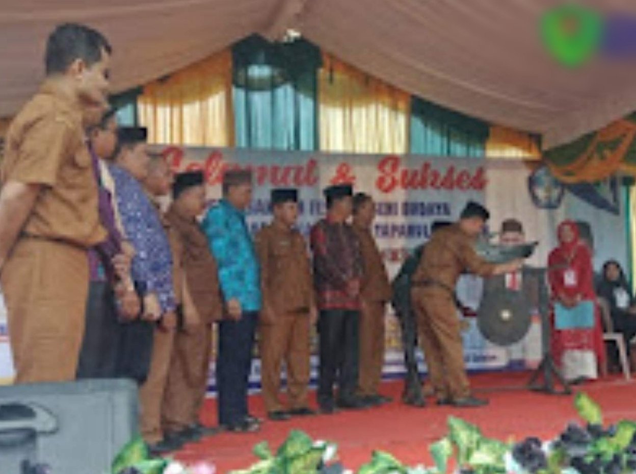 Bupati Buka Festival Seni Budaya Antar Pelajar Meriahkan Hari Jadi Ke-73 Kab. Tapsel