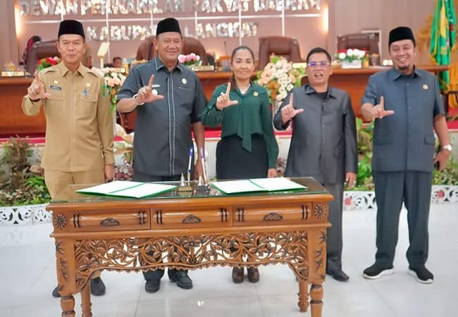 Syah Afandin Sampaikan Ranperda APBD Langkat 2024