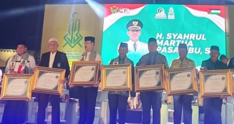 Peduli Ormas Islam dan Berprestasi, Syahrul Pasaribu Terima Penghargaan Al Washliyah