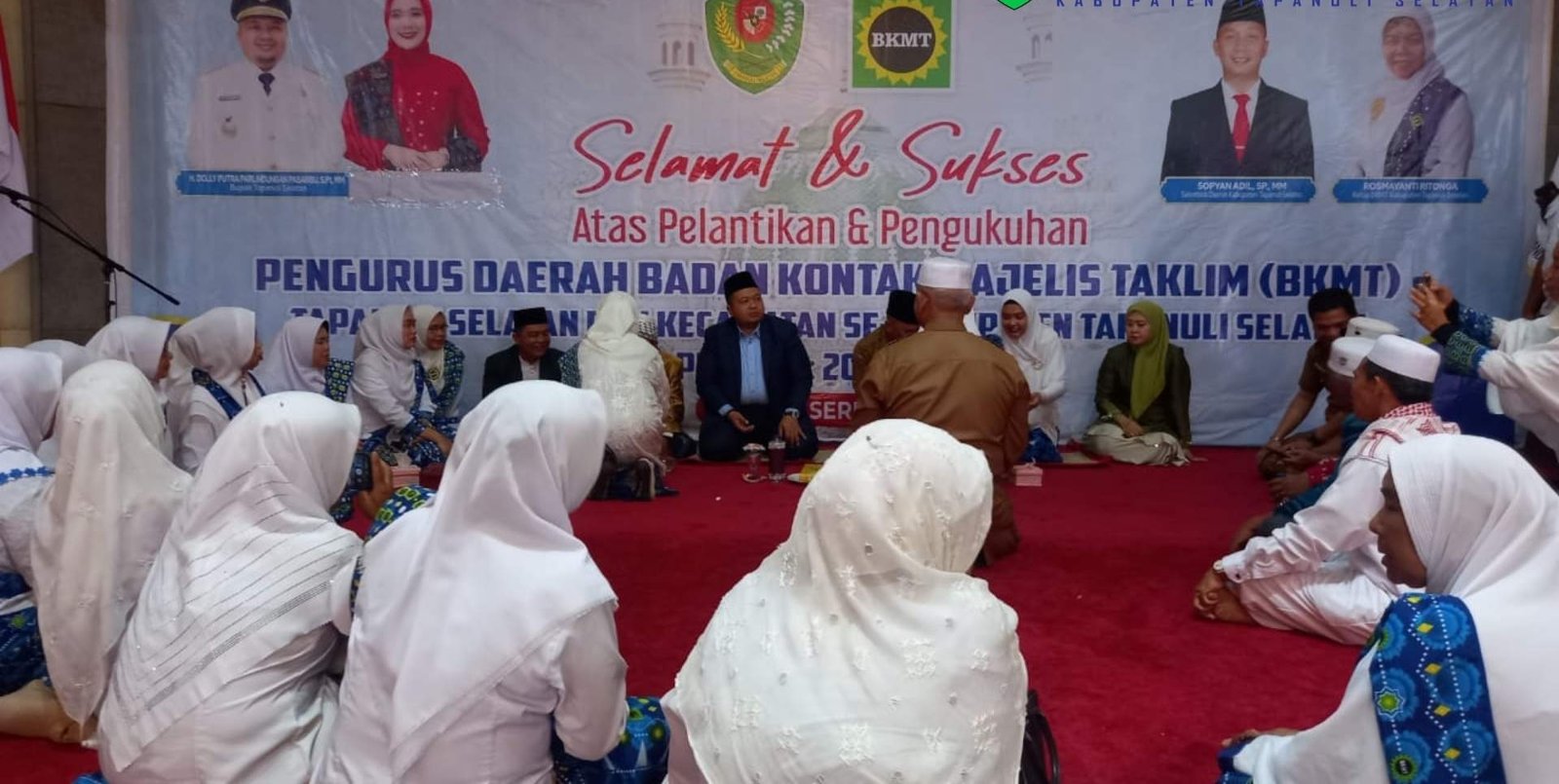 Usai Kukuhkan Pengurus BKMT Tapsel, Bupati Dolly di Upa-Upa