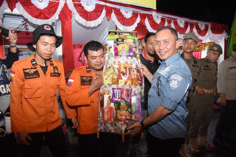 Malam Natal, Bupati Tapsel Smapaikan Pesan Ke Jemaat Gereja HKBP Sipirok