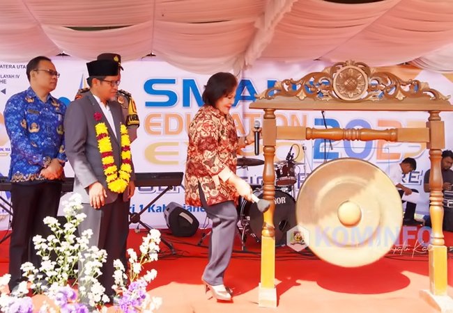 Bupati Karo Hadiri Smansaka Education Expo 2023