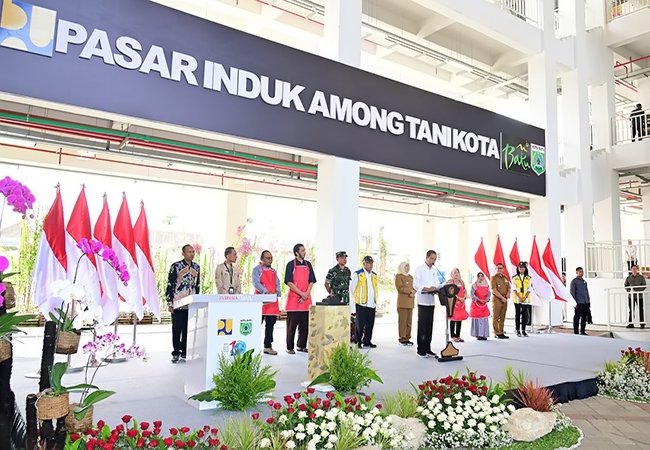 Pasar Induk Among Tani Kota Batu Terbesar  Se-Indonesia