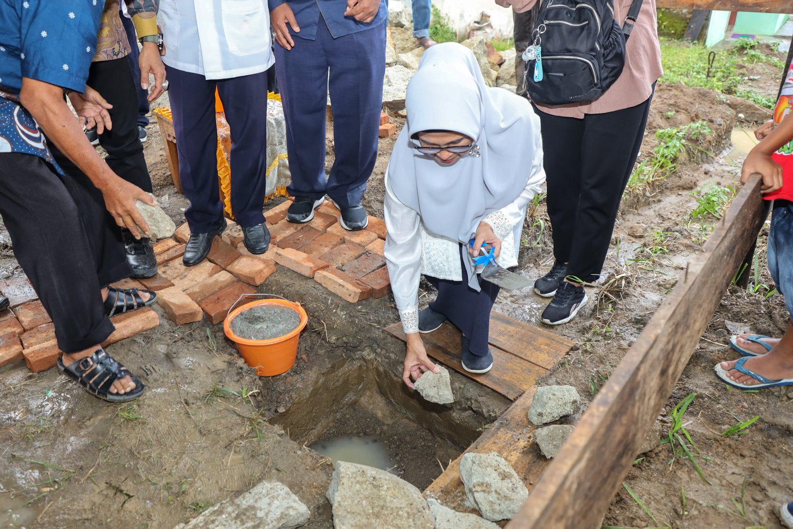 Wali Kota Siantar  Lakukan  Peletakan Batu Pertama Pembangunan Musholla Al Hidayah