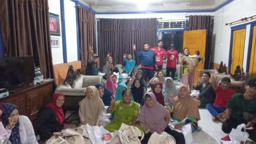 Ribuan Emak-emak \'Komitmen\' Pilih Saripah Jadi Anggota DPRD Sidimpuan