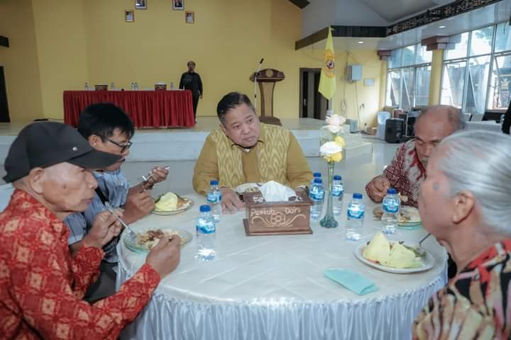 Rayakan Tahun Baru Bersama, PMKS : Terima kasih Bupati Eddy Berutu
