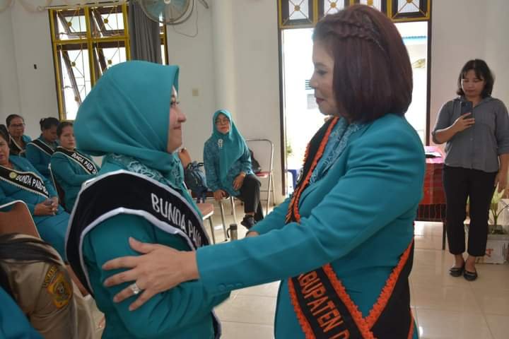 Lantik dan Kukuhkan Ketua TP PKK dan Bunda PAUD Desa Silima Pungga Pungga, Ini Kata Ketua Tim Penggerak PKK Dairi