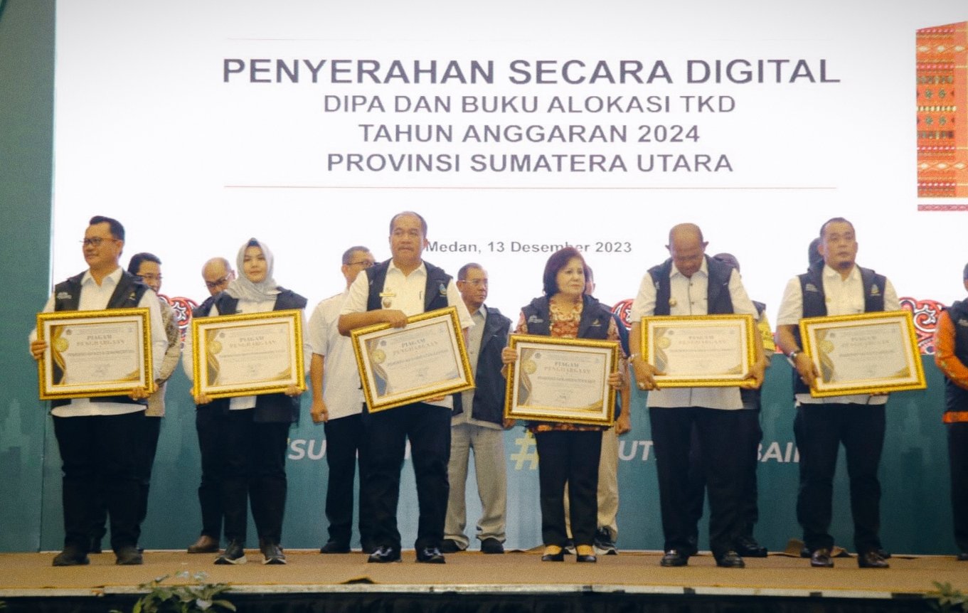 Asahan Terima Penghargaan Pemda Dengan Penyaluran Dana Desa Terbaik  2023