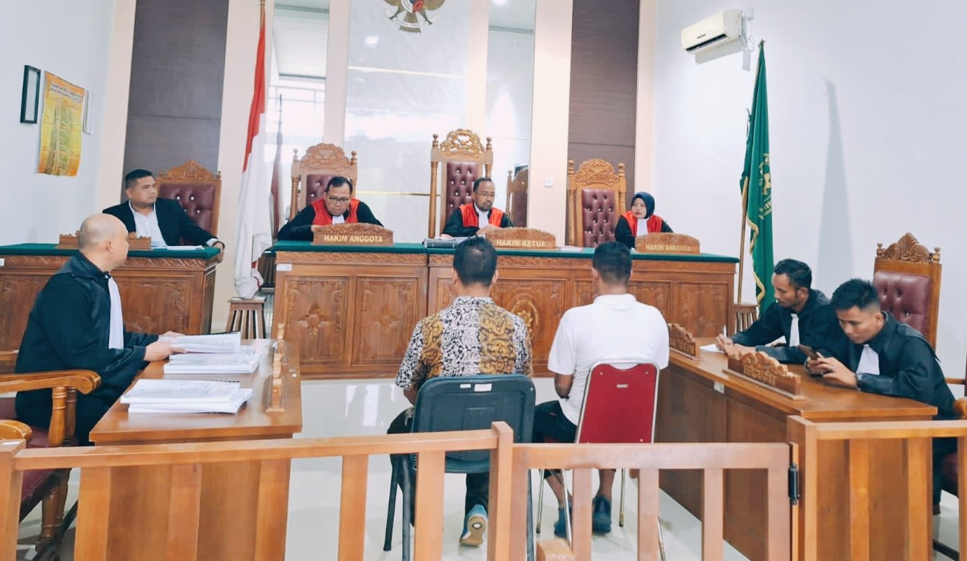 Dua Koruptor Bahan Bakar Minyak APBD Lingga Dituntut 8 Tahun Penjara